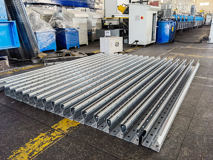 貨架立柱成型機壓制產品